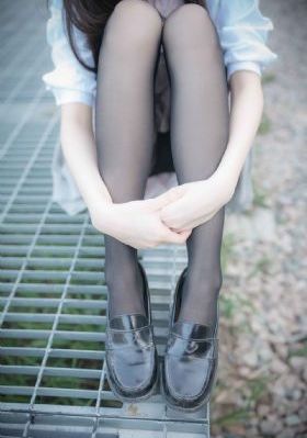 欧美丰乳肥臀美女图片_BD英语高清电影在线