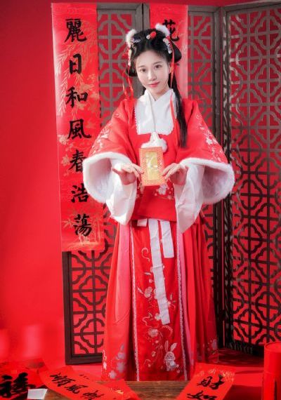 欧美新款卫衣女_4K电影全集观看