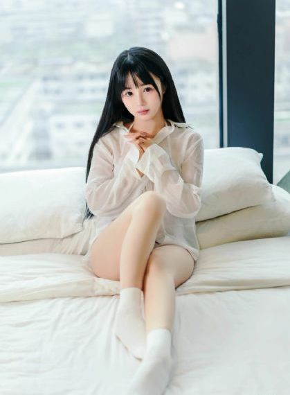 啪啪蕾丝裸乳开裆情趣内衣_BD高清在线观看
